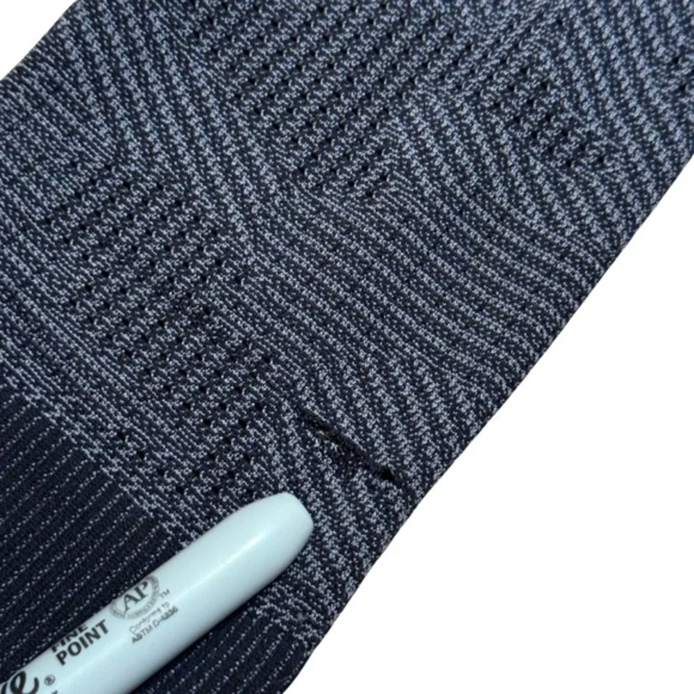 Lululemon Gray Camo Asphalt Swiftly Breathe Top Long‎ Sleeve Small-Flawed